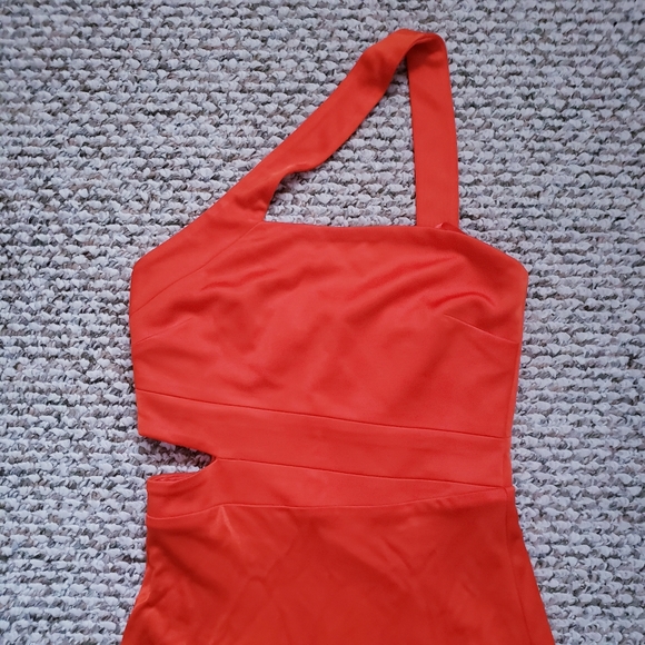 BCBG Asymmetrical Strap Side Cutout Dress - Picture 4 of 10